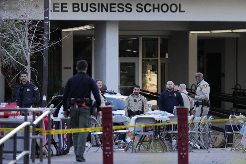 拉斯維加斯內華達大學（UNLV）今天爆發校園槍擊，當地警方指出，據通報有「數名受害者」，涉案嫌犯已經身亡。美聯社