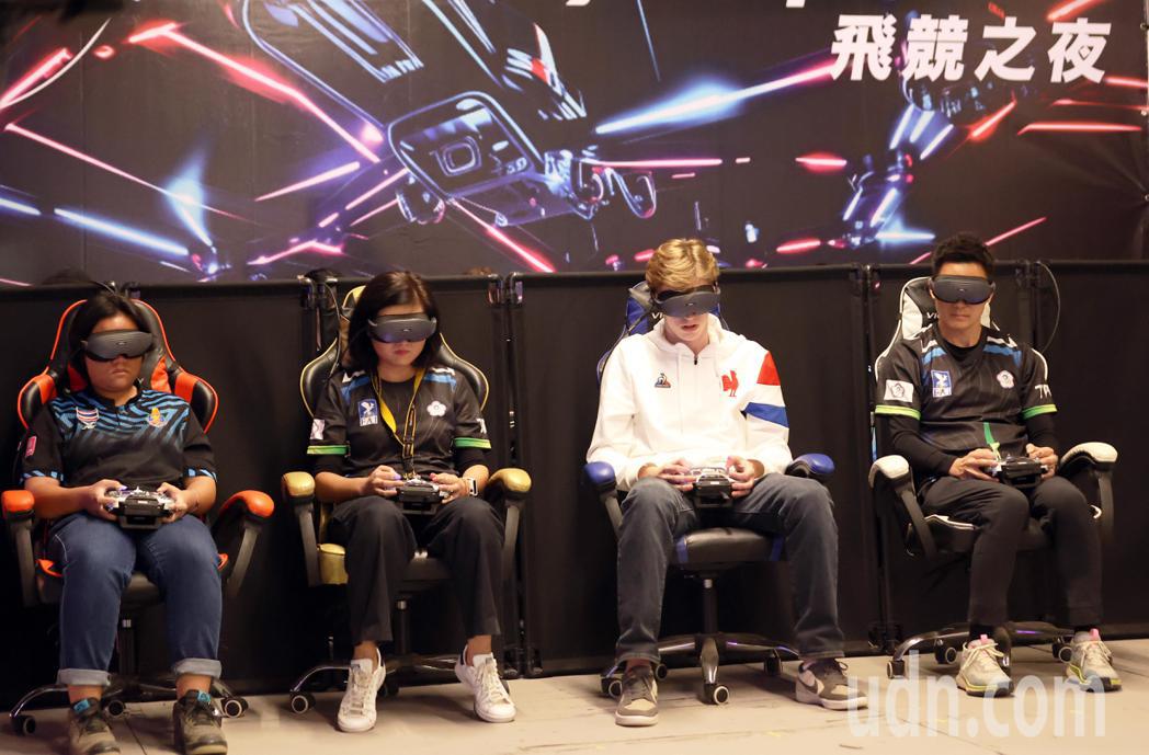 仁寶電腦今晚在高雄舉辦「極速5G Cyberpunk飛競之夜」，四名國際飛手展現...