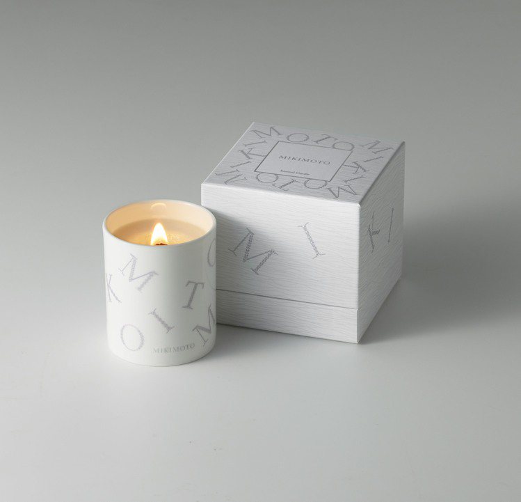 MIKIMOTO台北101旗艦店與網路商店限定販售Mikimoto Luxury Gift Collection香氛蠟燭，3,300元。圖／MIKIMOTO提供
