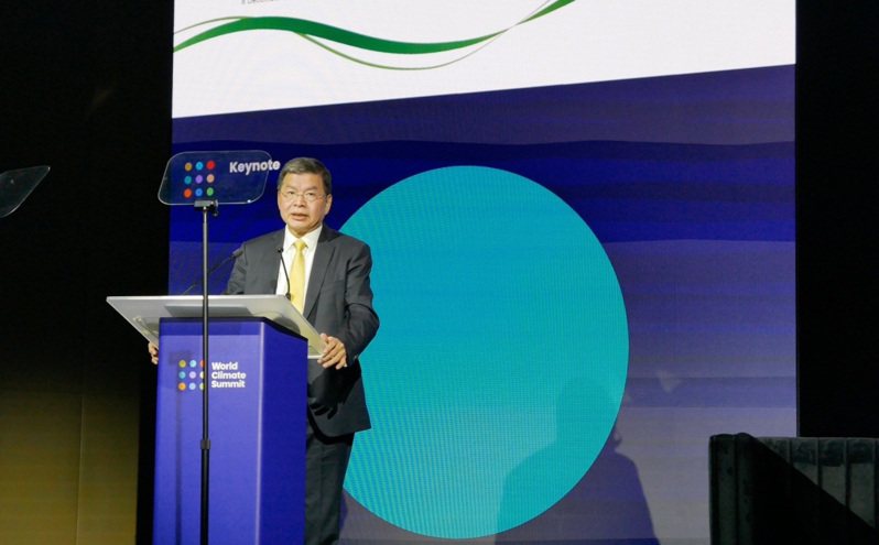 聯合國第28屆氣候峰會（COP28）正於杜拜召開，國泰金控總經理李長庚代表台灣金融業受邀出席，並於最重要的周邊論壇「世界氣候峰會」（World Climate Summit）進行開場演講。 國泰金控／提供