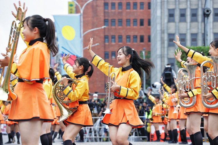 日本「橘色惡魔」12月再次訪台，首站會到高雄，12月10日將在時代大道演出，編制達98人，比去年盛大。記者王昭月／攝影