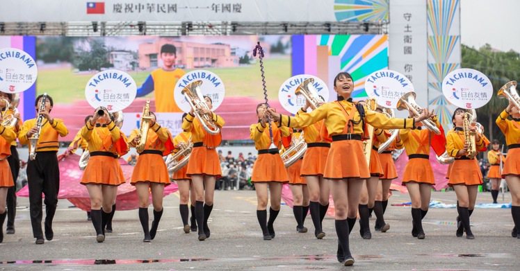 素有「橘色惡魔」稱譽的日本京都橘高校吹奏樂部，12月10日下午3點將在高雄夢時代時代大道進行台灣首演，令國內許多民眾期待不已。圖／高市府提供