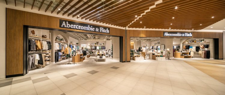 台灣首間Abercrombie & Fitch GETAWAY形象店進駐台中LalaPort購物中心，佔地近140坪。圖／Abercrombie & Fitch提供