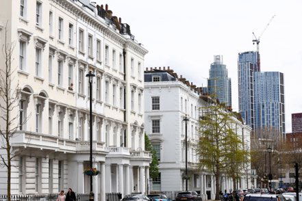 高利率+稅制，衝擊富豪在英國購屋意願。（路透）
