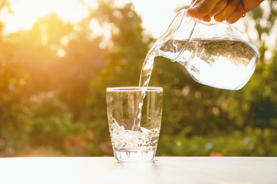 建議每天要喝2公升的水，多運動幫助代謝。圖╱123RF