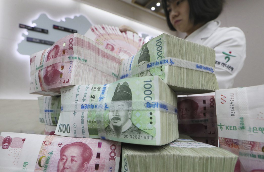南韓和印尼央行同意，明年起將能以本國貨幣進行雙邊貿易結算。目前除了美元之外，人民...