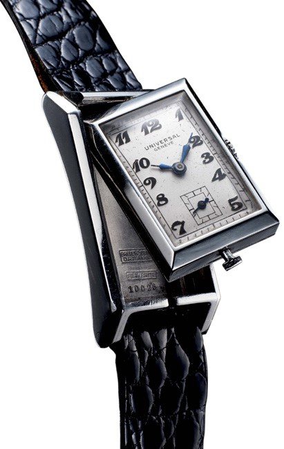 1928年的Cabriolet腕表，可翻轉的設計、較積家的Reverso還要早3年問世。圖／百年靈Breitling提供