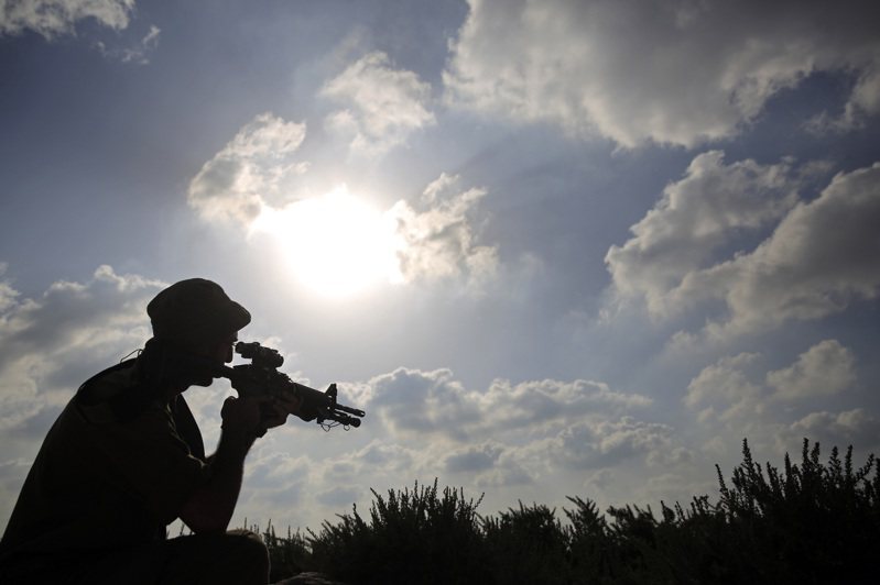 傳美國政府準備推遲向以色列出售2萬多支美製步槍。美聯社