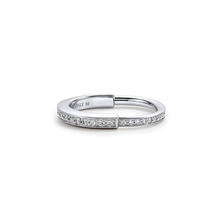 Tiffany Lock 18K白金舖鑲鑽石戒指，19萬3,000元。圖／Tiffany提供