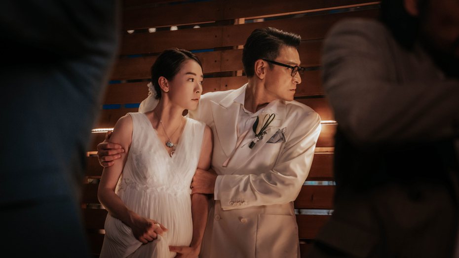 劉德華（右）和劉雅瑟在電影「潛行」中飾演夫妻。圖／台灣映藝提供