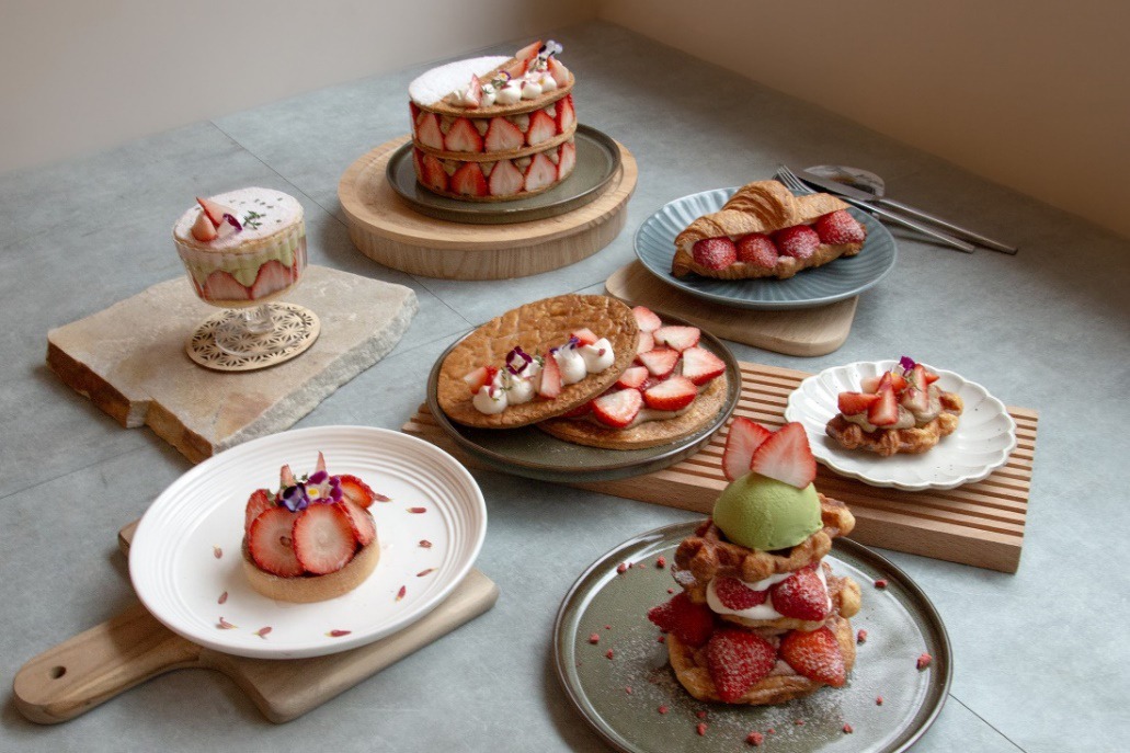 盤點最新草莓甜點！<u>芋頭</u>雙色、莓好千層 帶來幸福滋味