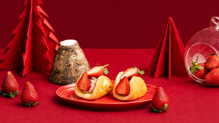 療芋小品「草莓半芋燒」以鬆軟蛋糕滿載超人氣牛奶芋泥，再鑲上產地直送的新鮮草莓，一次收服芋頭控和草莓控。圖/食芋堂提供