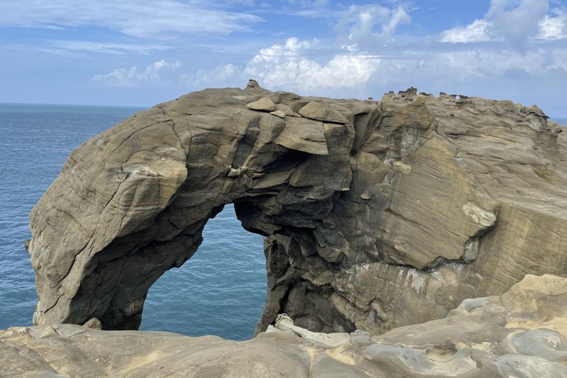 東北角海岸的象鼻岩在本月16日驚傳斷裂，象鼻部分全部沉入海底。圖為未斷裂前照片。圖／聯合報系資料照片