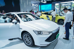 近日在廣西南寧舉辦的車展，新能源品牌占比超過四成。中新社