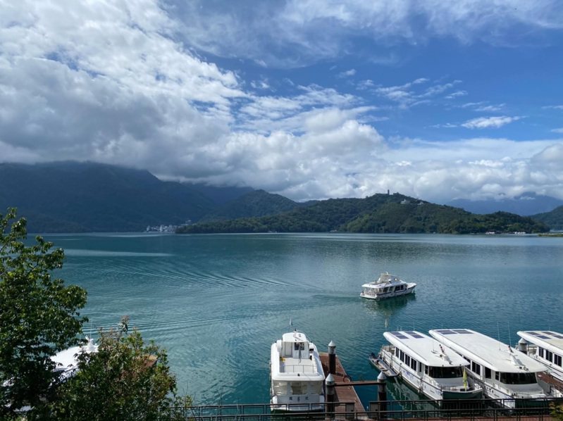 日月潭擁有全台灣風景最優美的高山湖泊，旅遊有撇步價格親民、風景一百分。記者黑中亮／攝影