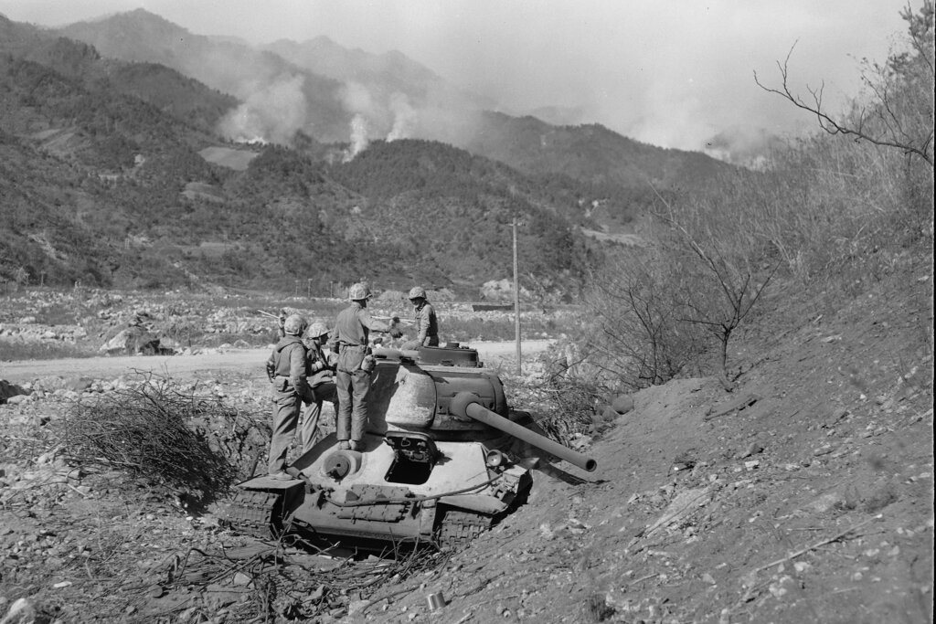 朝鮮半島崎嶇難行的地形，為共產陣營軍隊提供了眾多棲身之所及天然屏障，加上嚴峻冬日...