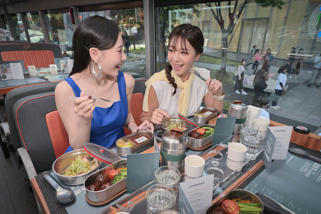 家樂福與「臺北市雙層餐車」跨界合作。 圖／家樂福提供