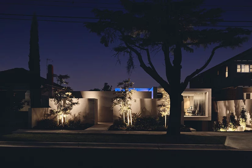 【設計與生活】怎麼拍都美的住宅！清水混凝土與玻璃的完美方程式