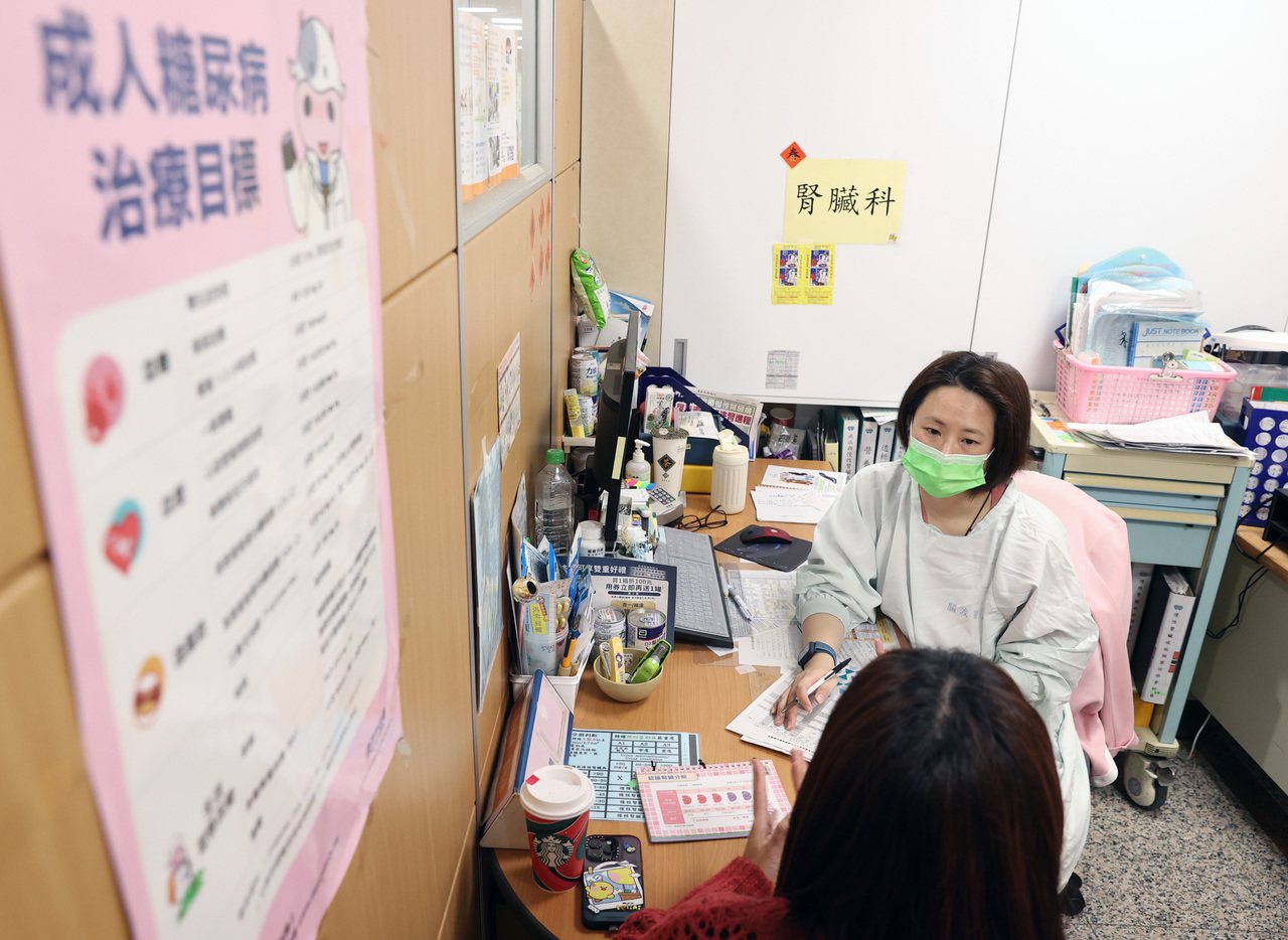 台灣腎臟醫學會、糖尿病學會將攜手協助醫師在職訓練，提高照護網第一線醫師對於糖、腎、心臟等共病的認知。記者林澔一／攝影