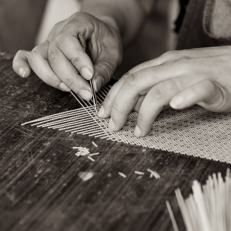 源自清代的竹絲鑲嵌工藝，考驗工匠的細心與耐心，圖／SHANG XIA上下提供