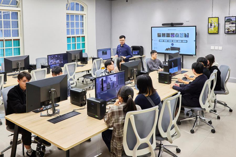 NVIDIA Studio X永續.創新.智慧教室，透過強大的 GPU 繪圖運算效能，及創作者專用的 NVIDIA Omniverse 協作平台，助成大師生加快創意和協作的工作流程。圖／NVIDIA提供