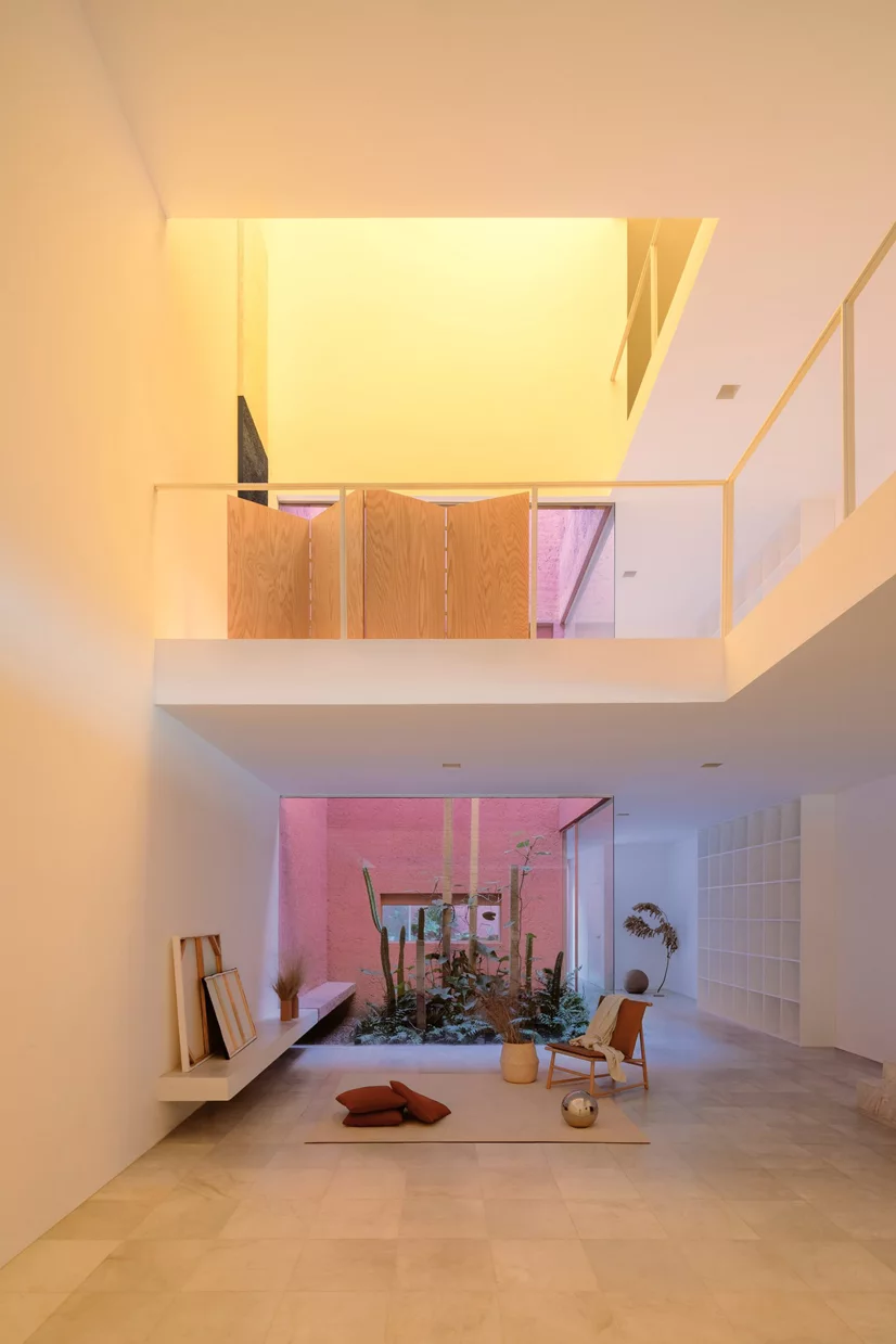 【設計與生活】以中庭天井提升狹長屋光線 Casa en Tr