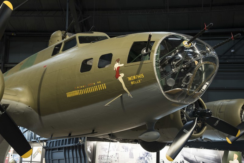 美國加入二戰初期的主力轟炸機以B-17F為主力。圖為飛遍各大戰區的知名轟炸機Memphis Belle。圖／取自美國空軍博物館