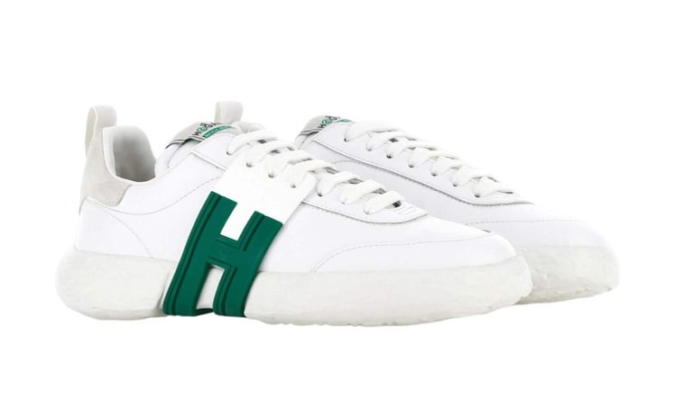 HOGAN 3R環保系列男士休閒鞋(白底綠H) 原價21,000元，BREEZEONLINE優惠價14,700元。圖／微風提供