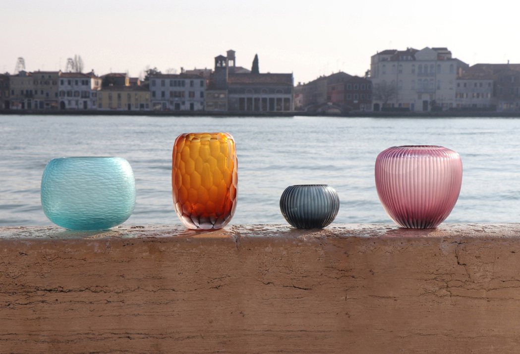 貝克傢俱此次特別把義大利手工藝術玻璃「Micheluzzi Glass」品牌帶入...
