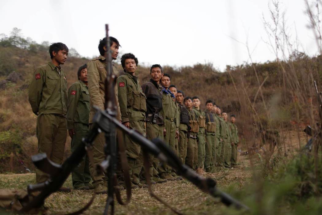 緬甸民族民主同盟軍聚集在果敢的基地。 圖／路透社