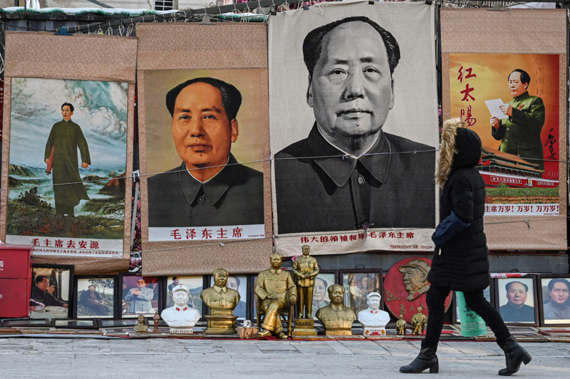 Xi Jinping Pays Tribute to Mao Zedong on 130th Birthday: Calls for reunification with Taiwan