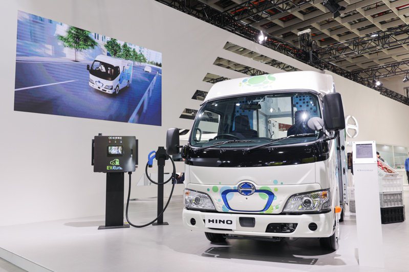 TOYOTA & HINO商用車今年以「驅動未來．運轉幸福」作為台北車展展區的主題。業者提供