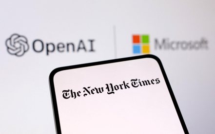 紐約時報27日控告OpenAI及其金主微軟侵權，讓媒體與科技業的恩怨糾葛再添一樁。（路透）
