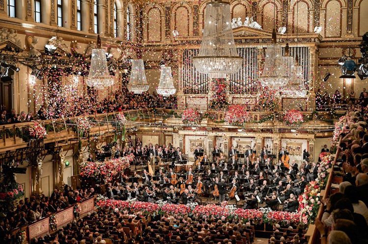 勞力士將獨家贊助維也納愛樂樂團（Vienna Phiharmonic）新年音樂會，並於網站上與全球90個國家、地區進行直播。圖／勞力士提供