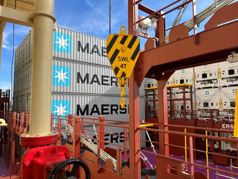 馬士基（Maersk）宣布暫停所有船隻航行紅海48小時。路透