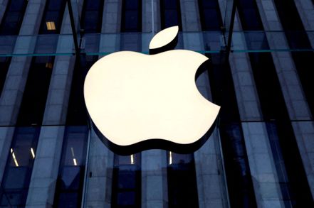 外電報導，蘋果今年有意擴大iPhone 16系列，計劃將iPhone SE系列加入陣容。 （路透）