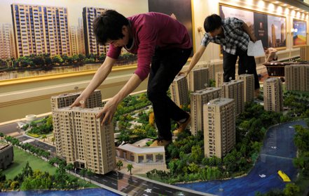 Invesco預估中國大陸房市2024年呈現「L型」復甦。 路透