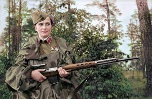 有「死亡女神」的蘇聯前狙擊手柳德米拉．帕夫利琴科，她一生共擊殺了309名敵軍。圖／取自搜狐網