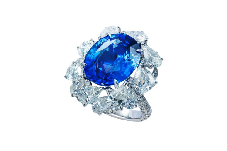 DAMIANI Special Classic Absolute 18k白金藍寶石戒指，856萬元。圖／戴美安妮提供