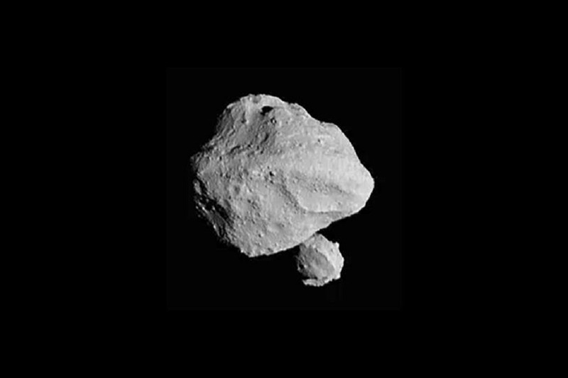 距地球約4.9億公里的Dinkinesh小行星。學者表示，私人企業若不願公布外太空任務的目的地，目前無法可管。美聯社