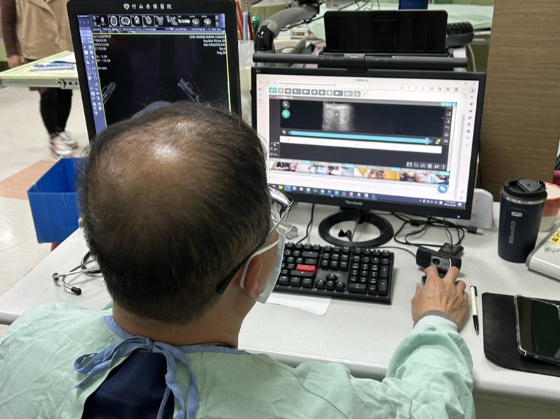 玉山醫療隊上星期成功運用超音波設備與遠距醫療系統，執行高山症即時多方會診且測試成功。圖／竹山秀傳提供