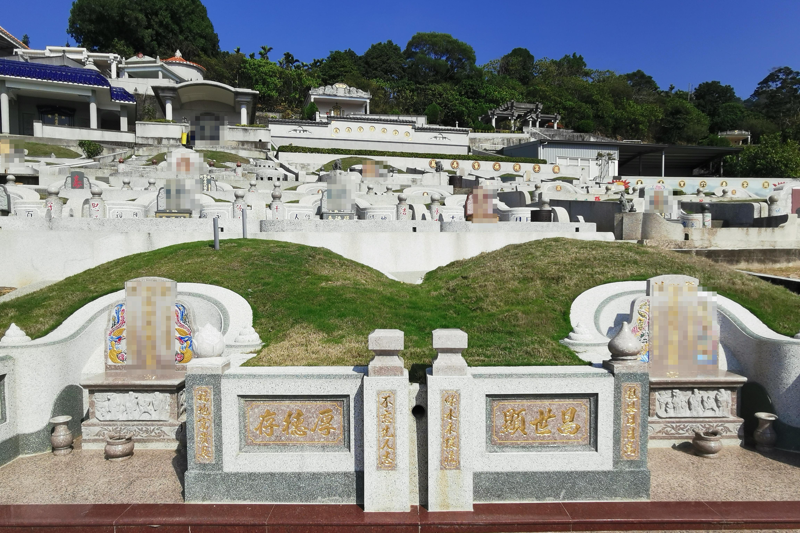 一般墓地如果材質、用料等級較高，甚至有找來設計師規畫，即容易被歹徒認為陪葬品數量多，而遭到覬覦。圖／楊登嵙提供