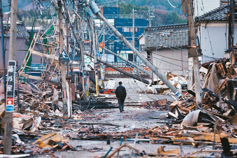 日本石川強震經損估達57億美元，分析師認為日銀可能因而延後結束負利率政策。（路透）