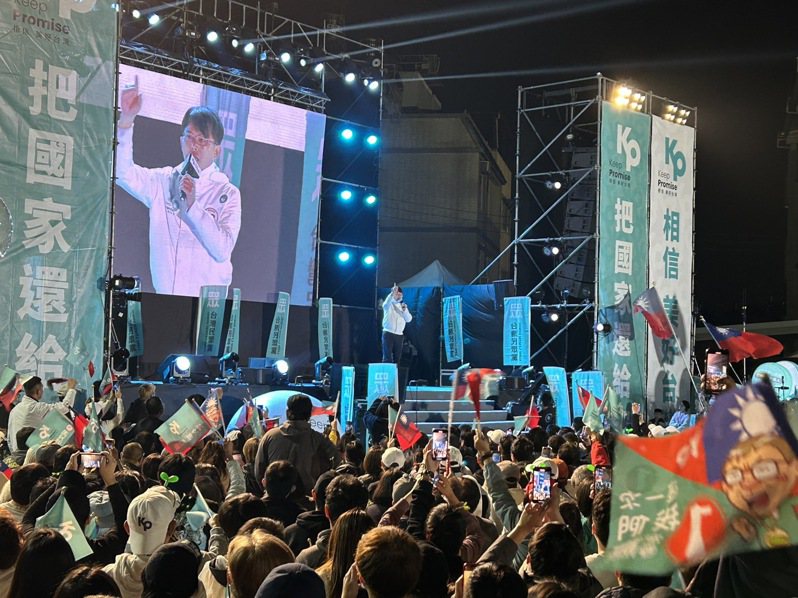 黃國昌說，民進黨總統候選人賴清德今晚也到台中造勢，但他剛剛聽到賴的談話，只有滿滿哀傷。記者趙容萱／攝影
