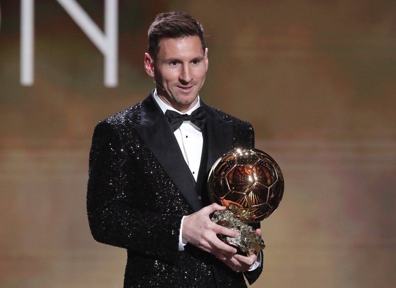 法國媒體爆料，梅西獲得2021年金球獎是球隊賄賂「法國足球雜誌」前主編所得到。 路透通訊社