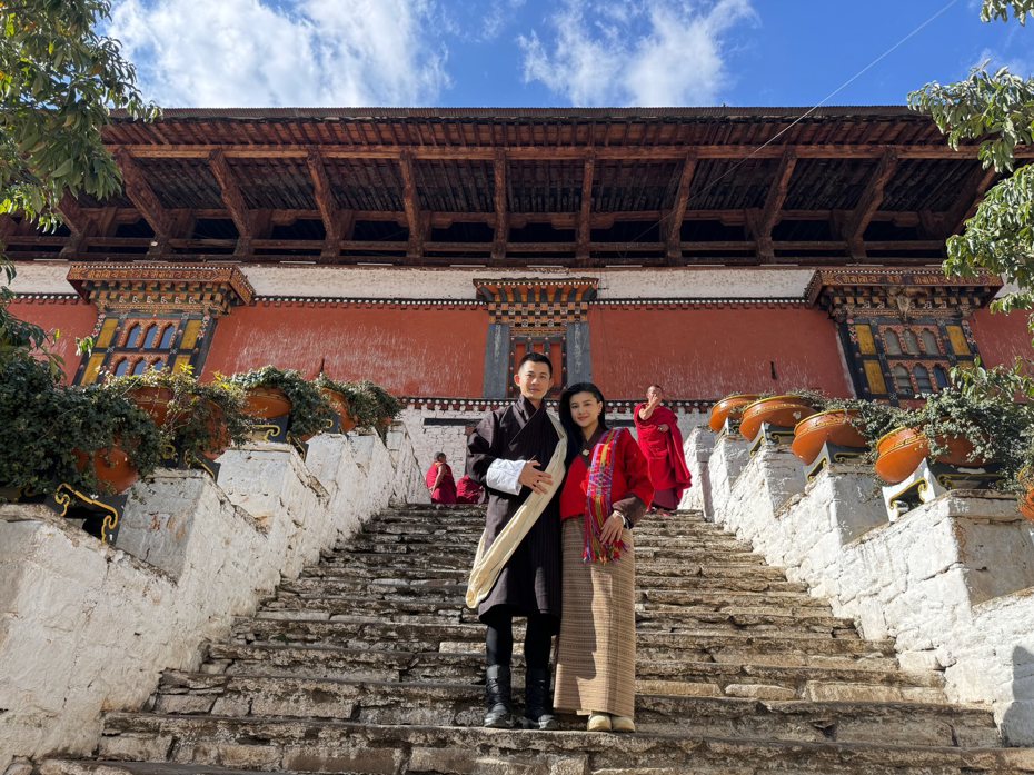 曾子益偕嬌妻前往不丹補度蜜月。圖／摘自臉書