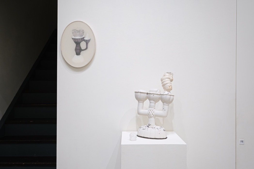 作品黑孖燭（左），作品〈雙生燭〉（右）。 圖／Hiro Hiro Art Spa...
