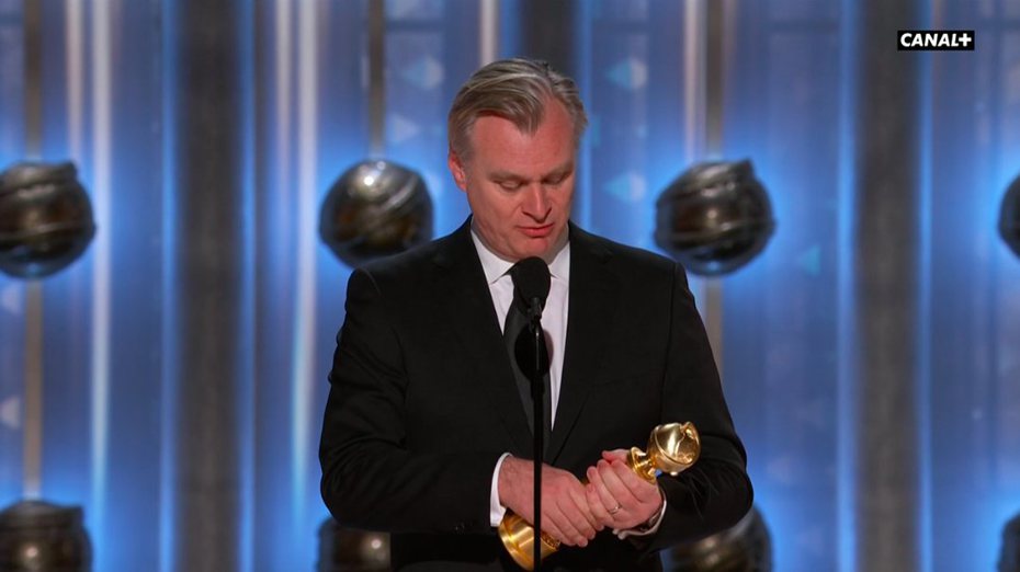 克里斯多夫諾蘭以「奧本海默」首度奪下金球獎最佳導演。圖／摘自X