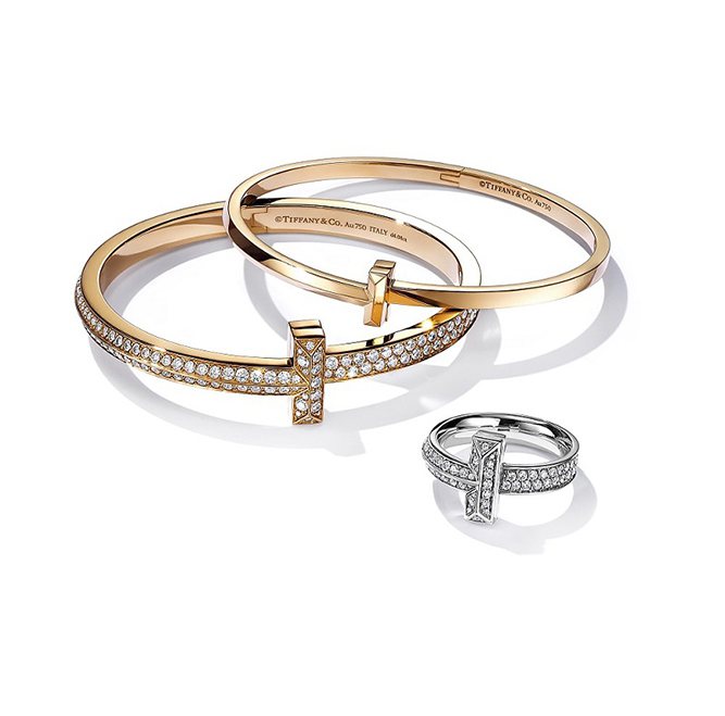 (由上至下) Tiffany T1 系列 - 18K金窄版手環 NT0,000, 18K金寬版鋪鑲鑽石手環 NT,200,000, 18K白金寬版鋪鑲鑽石戒指 NT8,000
