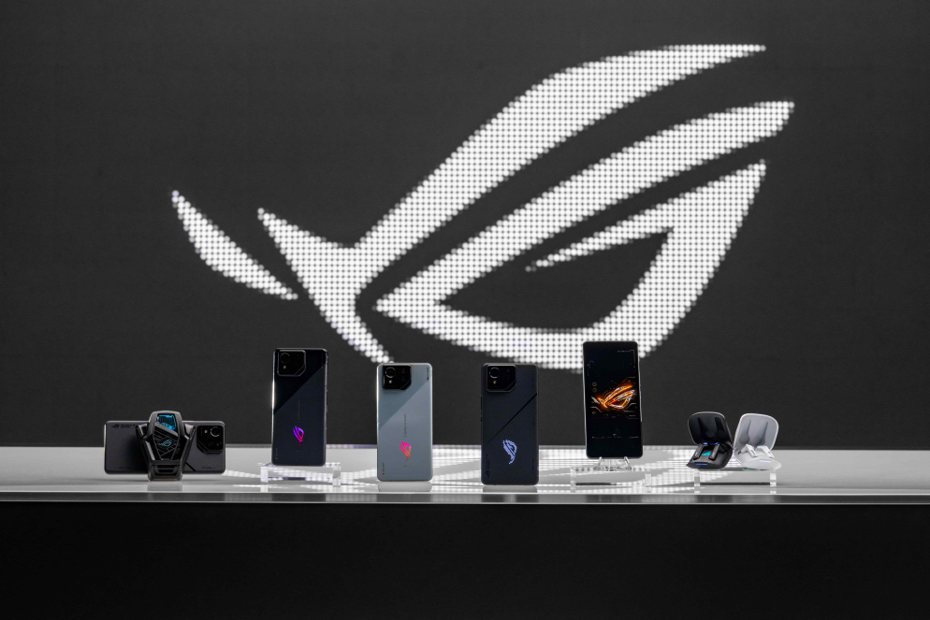 華碩於美國消費性電子展（CES）2024期間正式揭曉年度旗艦電競手機ROG PHONE 8系列。華碩／提供